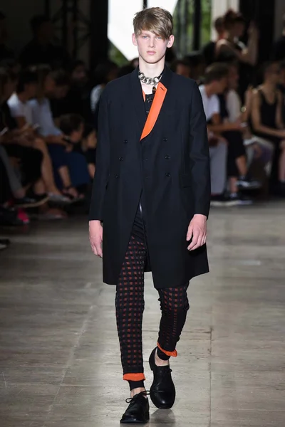 Look 24